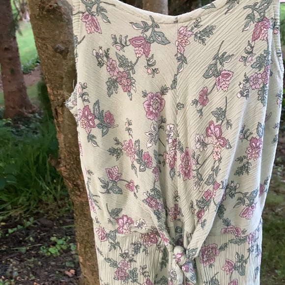 Kids floral jumpsuit with slit in leg - Picture 3 of 8